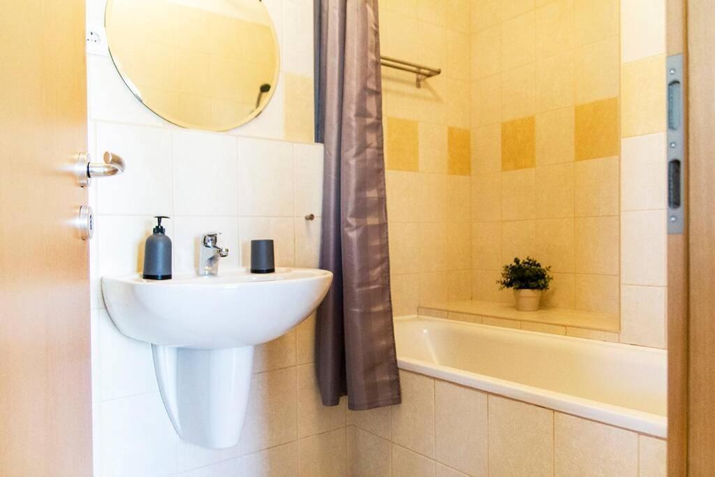 Vip Mini Resort,Private Parking & Balcony Budapeşte Dış mekan fotoğraf